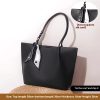 05 Fashion Commuter Large Capacity Totes Women's All-match